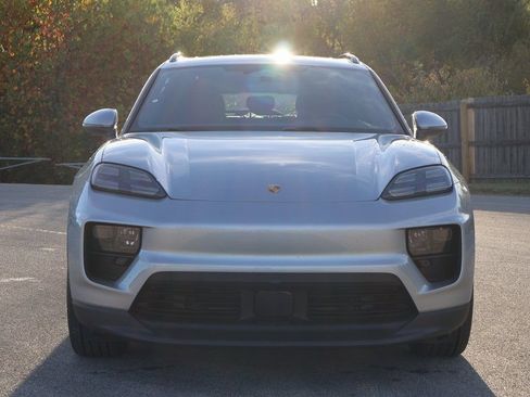 Certified 2025 Porsche Macan 4S Electric AWD/4WD image 12