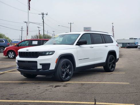 Certified 2023 Jeep Grand Cherokee L Laredo AWD/4WD image 34