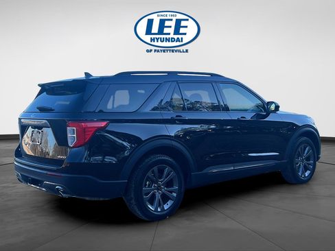 Used 2023 Ford Explorer XLT w/ Equipment Group 202A image 7