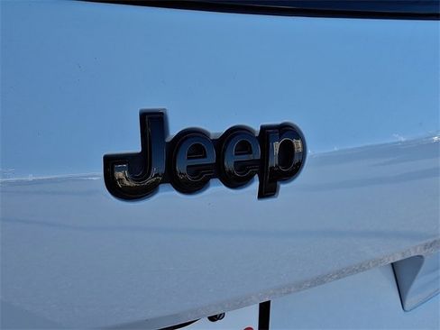 Used 2025 Jeep Grand Cherokee L Altitude image 28