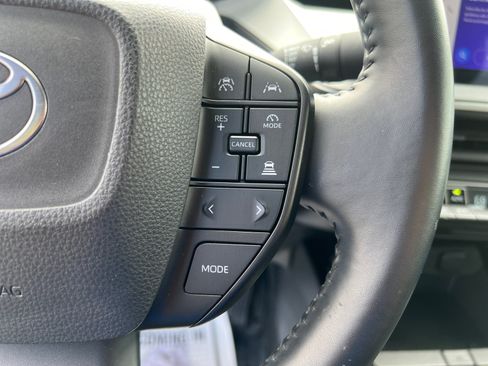 Used 2024 Toyota Prius LE FWD image 15