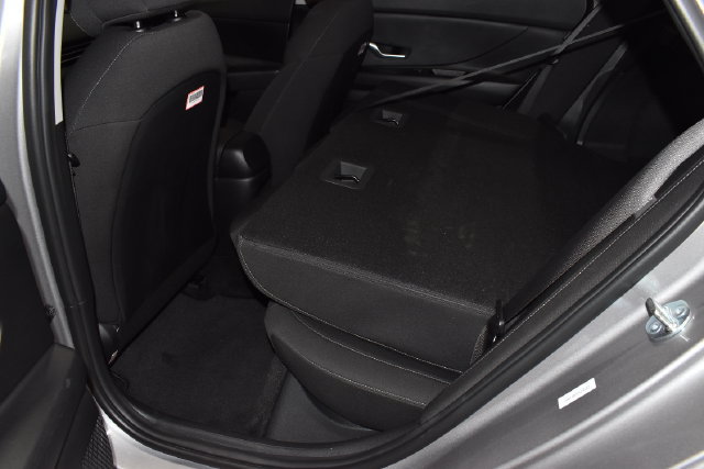 Used 2026 Hyundai Elantra SE FWD image 11