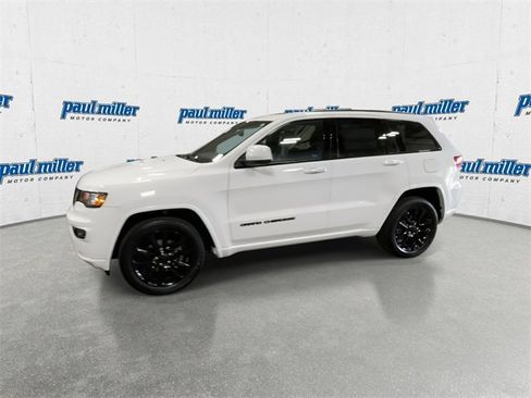 Used 2020 Jeep Grand Cherokee Altitude image 6