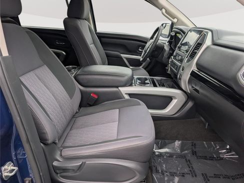 Used 2020 Nissan Titan SV w/ SV Convenience Package AWD/4WD image 10