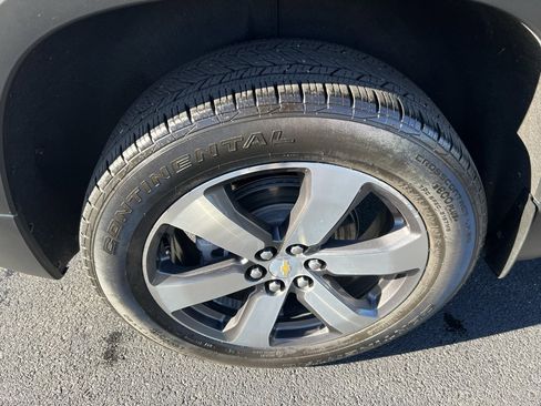 Used 2021 Chevrolet Traverse LT w/ LT Premium Package image 8