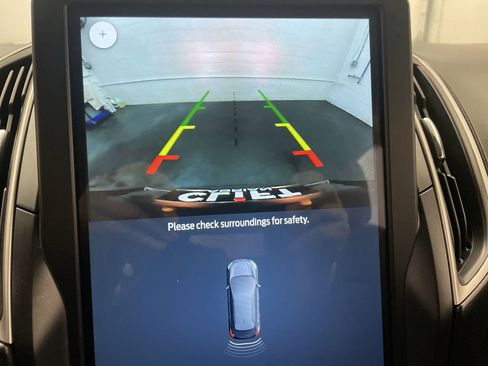 Used 2023 Ford Edge SEL image 8