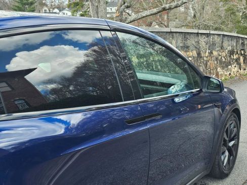 Used 2024 Tesla Model X image 22