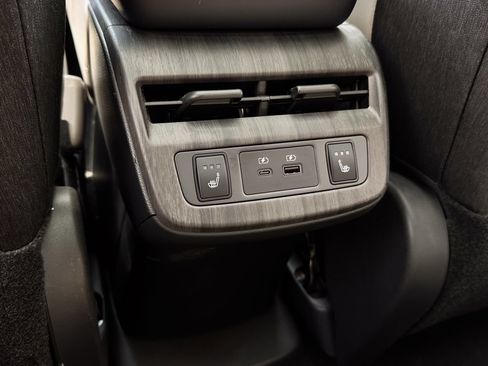 Used 2023 Nissan Ariya AWD image 25