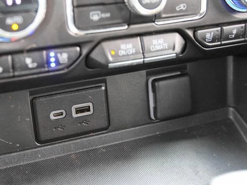 Used 2023 GMC Yukon XL AT4 image 27