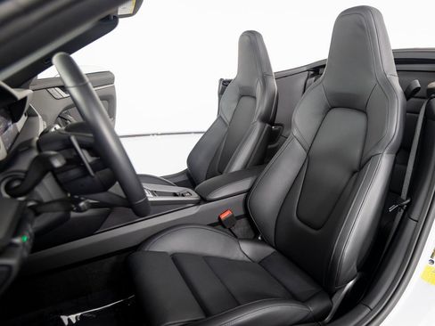 Certified 2025 Porsche 911 Carrera image 5