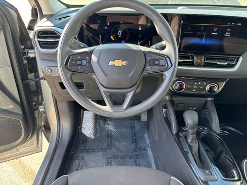 Used 2025 Chevrolet TrailBlazer LT image 25