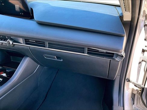 Used 2024 MAZDA MAZDA3 s image 19