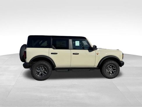 New 2025 Ford Bronco Badlands image 11