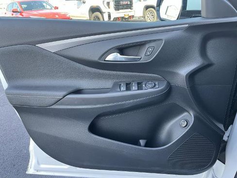 New 2026 Buick Envista Avenir image 11