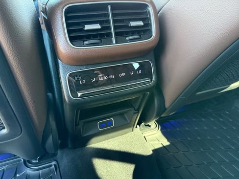 Certified 2024 Mercedes-Benz GLS 450 4MATIC image 16