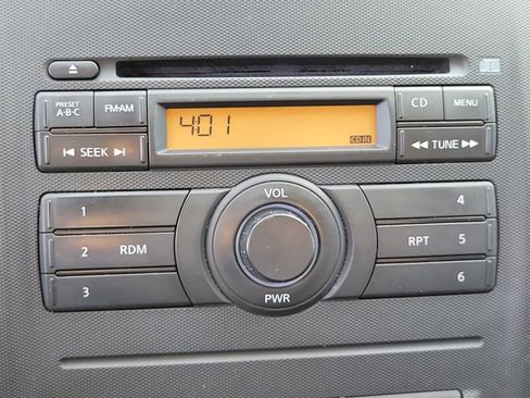 Used 2011 Nissan Frontier SV image 24