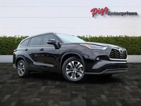 Used 2022 Toyota Highlander XLE image 49