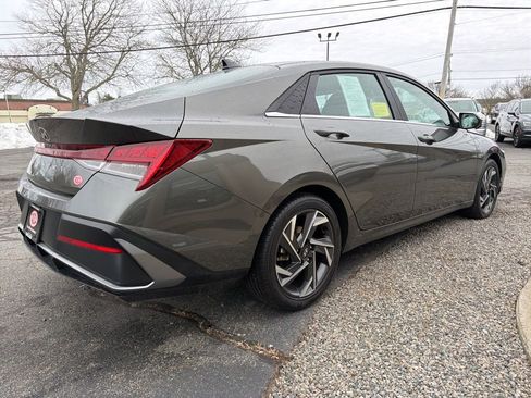 Used 2024 Hyundai Elantra SEL w/ Convenience Package image 5