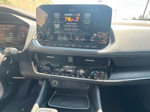 Used 2022 Nissan Rogue Platinum w/ Head-Up Display Package FWD image 28
