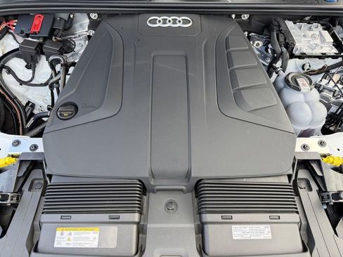 Used 2025 Audi Q7 2.0T Premium w/ Convenience Plus Package AWD/4WD image 31