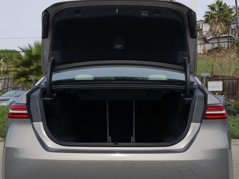 Certified 2025 BMW 530i image 20