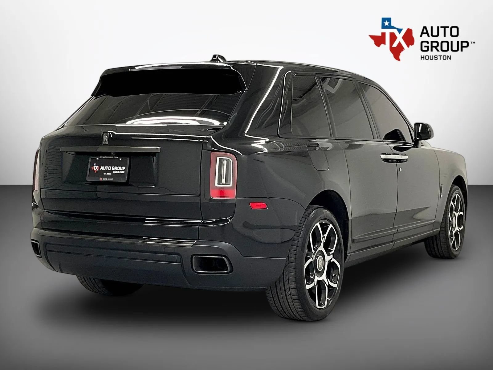 Used 2021 Rolls-Royce Cullinan Black Badge AWD/4WD image 4