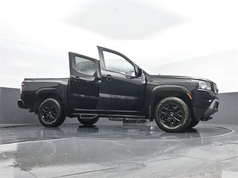 Used 2022 Nissan Frontier SV w/ Technology Package image 29