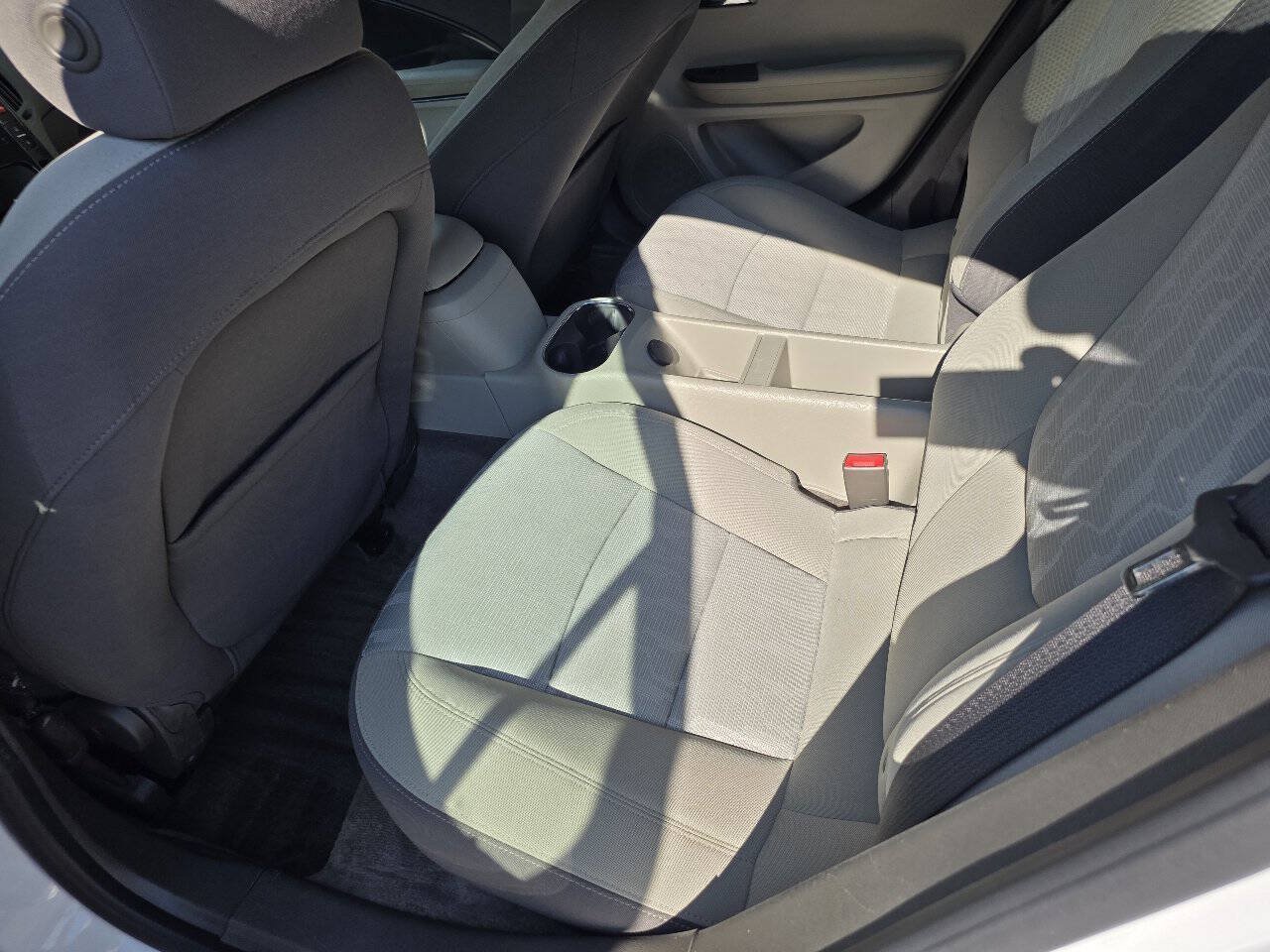 Used 2013 Chevrolet Volt w/ Enhanced Safety Package 2 FWD image 21