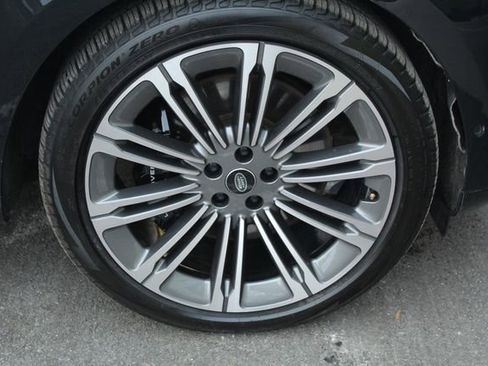 Used 2023 Land Rover Range Rover SE image 9