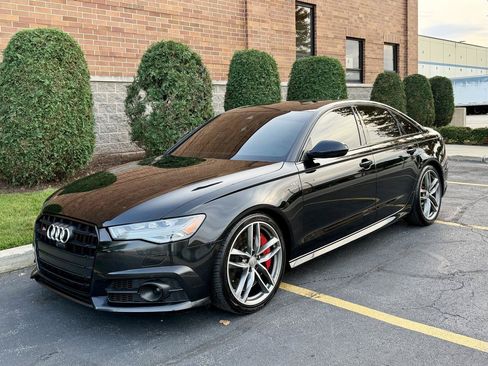 Used 2017 Audi S6 Prestige w/ S6 Sport Package AWD/4WD image 2