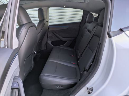 Used 2026 Tesla Model Y Long Range image 25