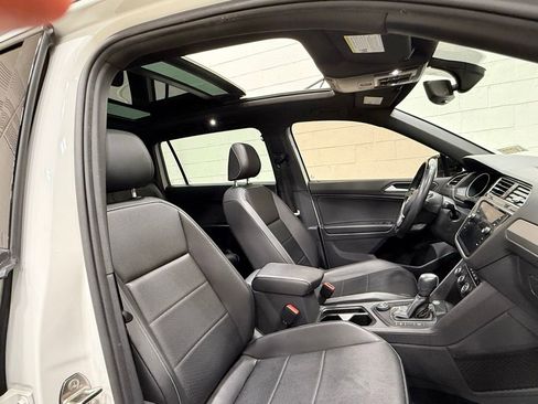 Used 2021 Volkswagen Tiguan SE R-Line AWD/4WD image 38