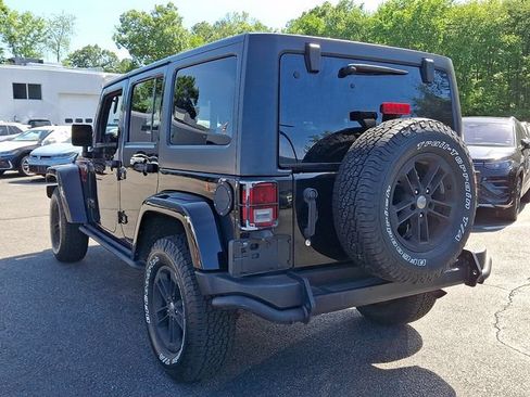 Used 2017 Jeep Wrangler Unlimited Sahara AWD/4WD image 8