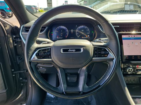 Used 2022 Jeep Grand Cherokee L Overland w/ Advanced Protech Group III AWD/4WD image 22
