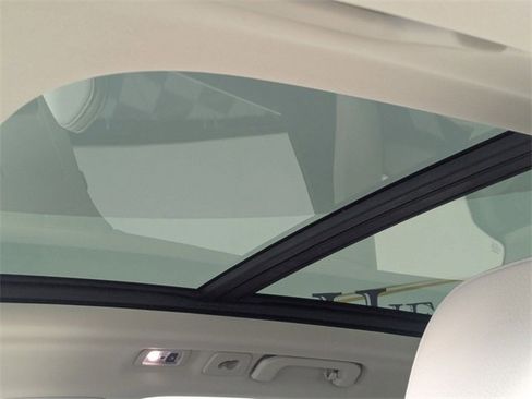 Used 2021 Volvo XC60 T5 Momentum w/ Protection Package Premier image 13