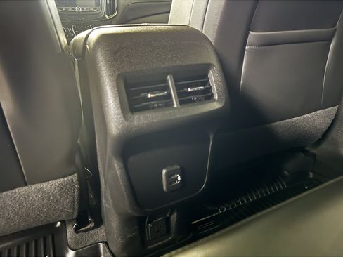 Used 2022 Chevrolet Equinox RS w/ RS Leather Package AWD/4WD image 59