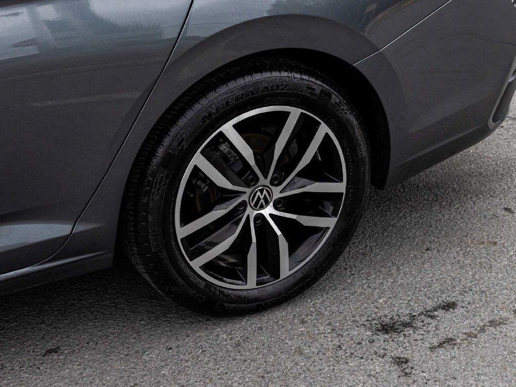 Used 2026 Volkswagen Jetta SE FWD image 10