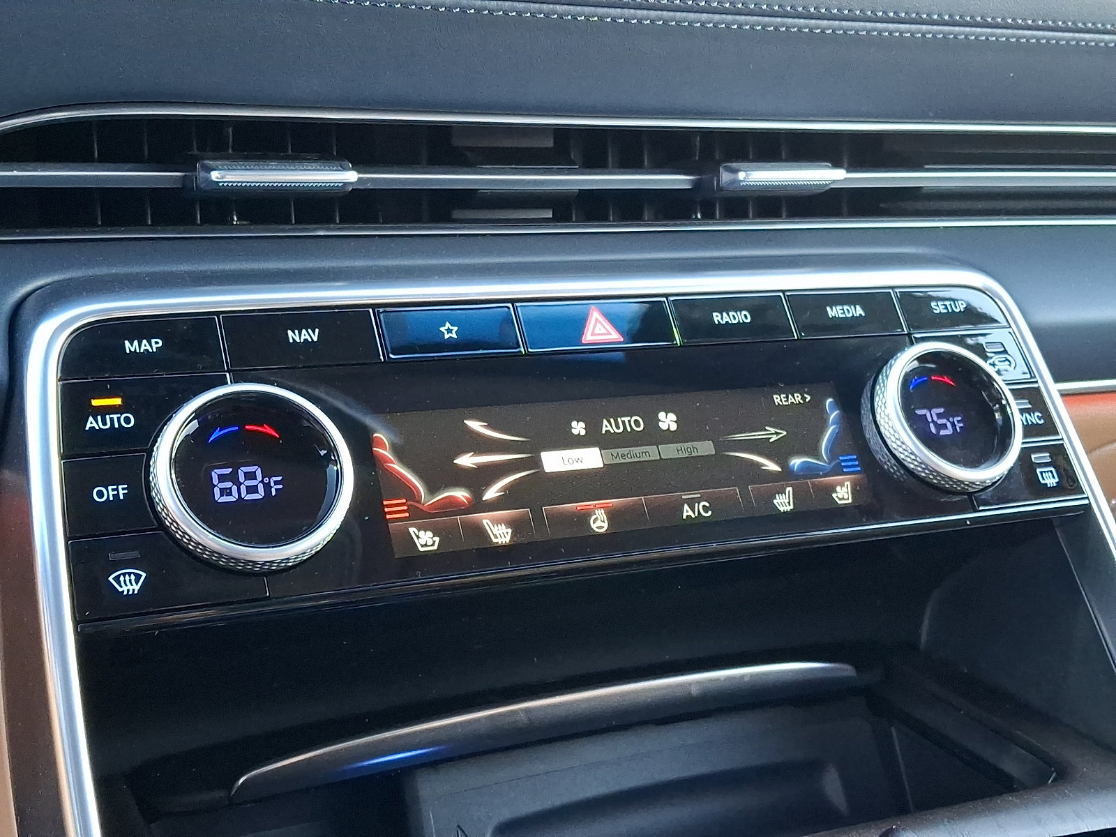 Certified 2024 Genesis GV80 3.5T w/ Prestige Matte Package AWD/4WD image 19