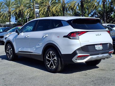 Used 2025 Kia Sportage EX image 3