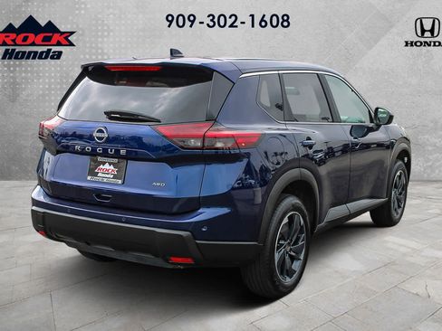 Used 2025 Nissan Rogue SV AWD/4WD image 6