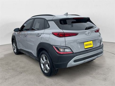 Used 2022 Hyundai Kona SEL image 3