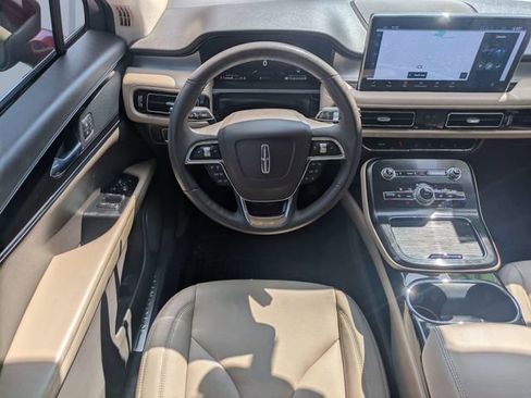 Used 2022 Lincoln Nautilus FWD w/ Premium Package image 17