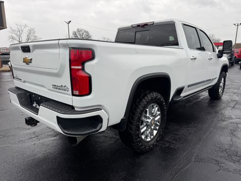 Used 2024 Chevrolet Silverado 2500 High Country w/ High Country Premium Package image 7
