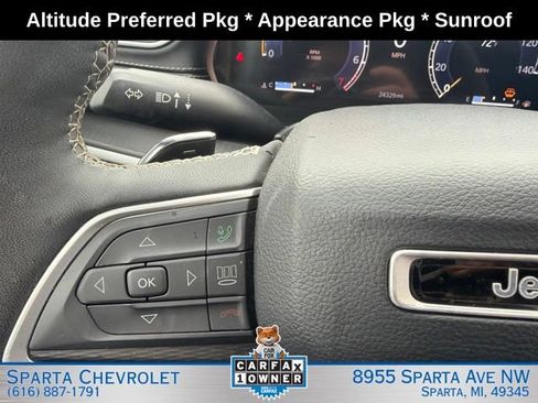 Used 2024 Jeep Grand Cherokee Altitude AWD/4WD image 19