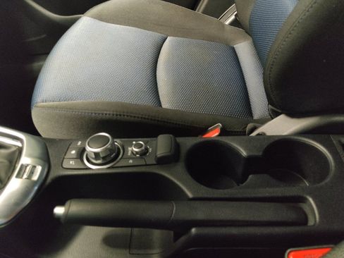 Used 2019 Toyota Yaris LE FWD image 26