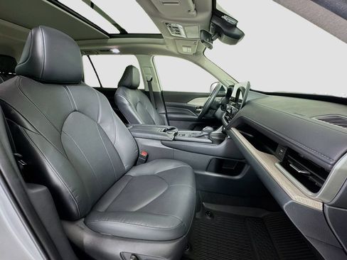 Used 2024 Toyota Grand Highlander AWD image 29