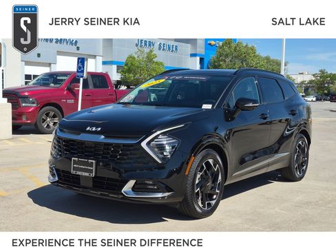 Certified 2025 Kia Sportage SX FWD image 1