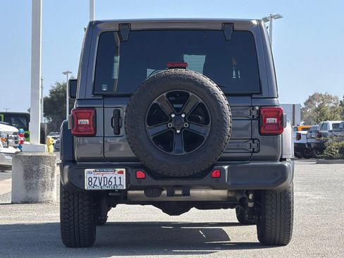 Used 2021 Jeep Wrangler Unlimited Sahara AWD/4WD image 5