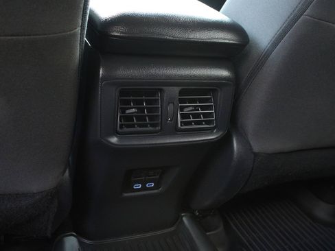 Used 2022 Toyota RAV4 XLE AWD/4WD image 19
