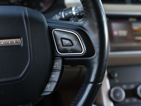 Used 2017 Land Rover Range Rover Evoque SE image 28